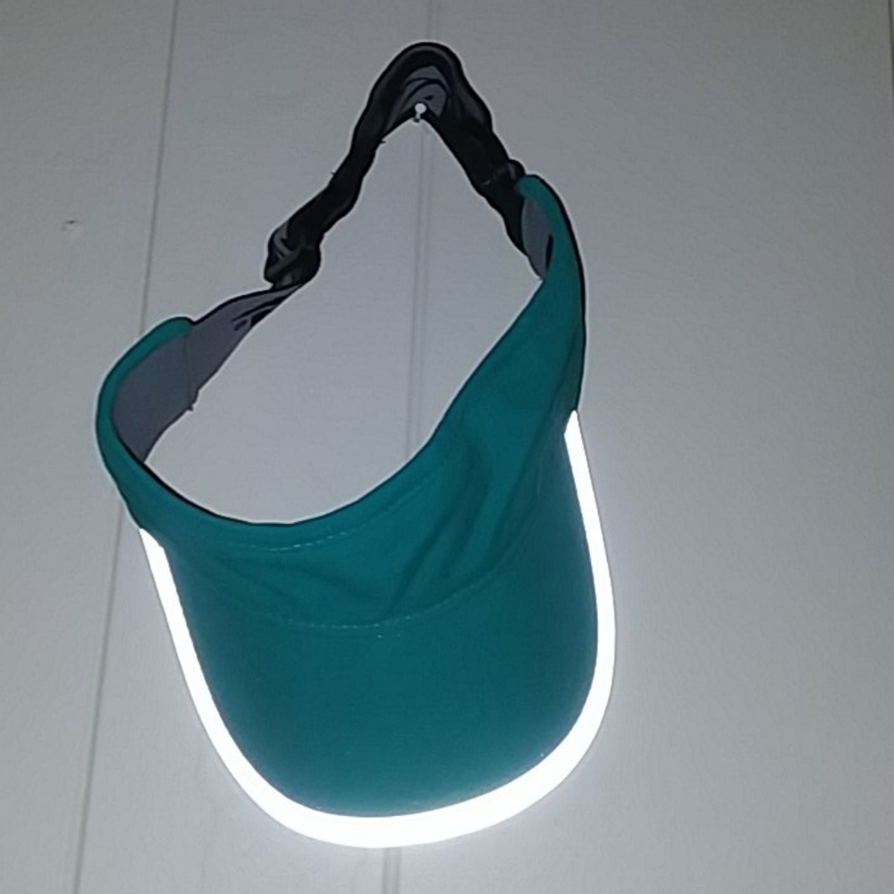 Avia green visor